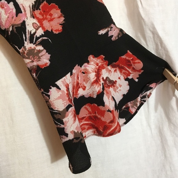 BB Dakota Floral All Over Peplum Waist Blouse Womens M Bell Sleeve Gypsy Boho - Picture 3 of 8